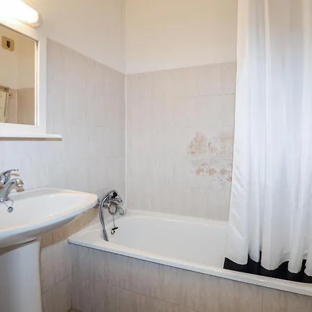 Lovely In With Swimming Pool Apartment
